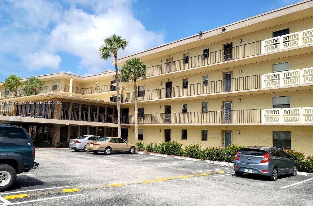 9355 SW 8th St #402, Boca Raton, FL 33428