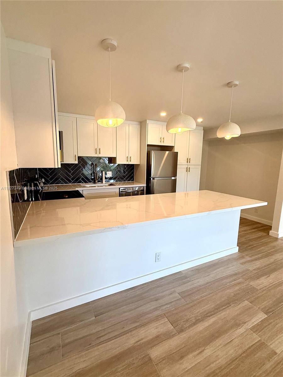 West Palm Beach, FL 33409,1116 Green Pine Blvd #D1