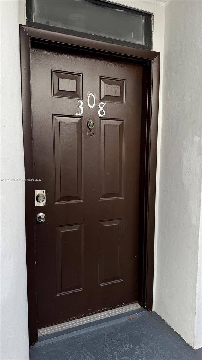 Oakland Park, FL 33309,212 Lake Pointe #308