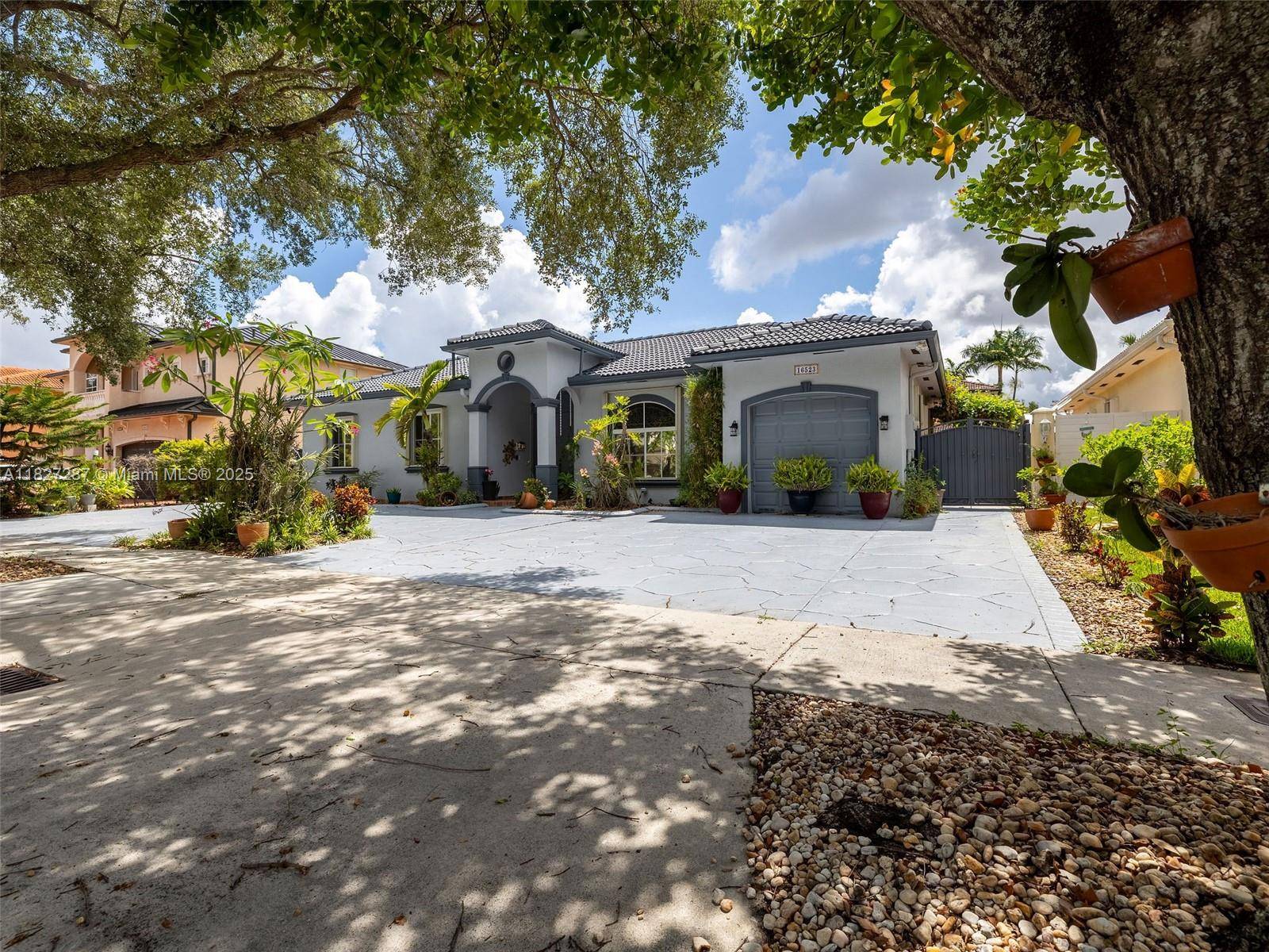 Miami Lakes, FL 33016,16523 NW 77th Path