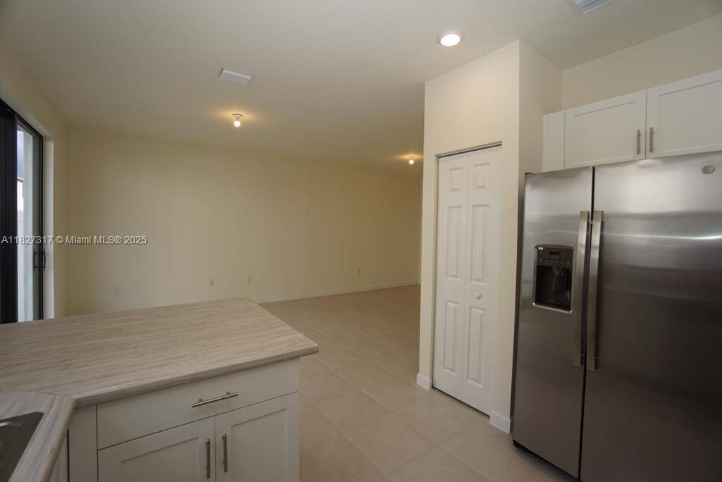 Hialeah, FL 33018,10911 W 33rd Ln #10911