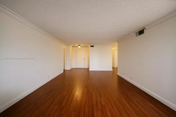 Sunny Isles Beach, FL 33160,251 174th St #115