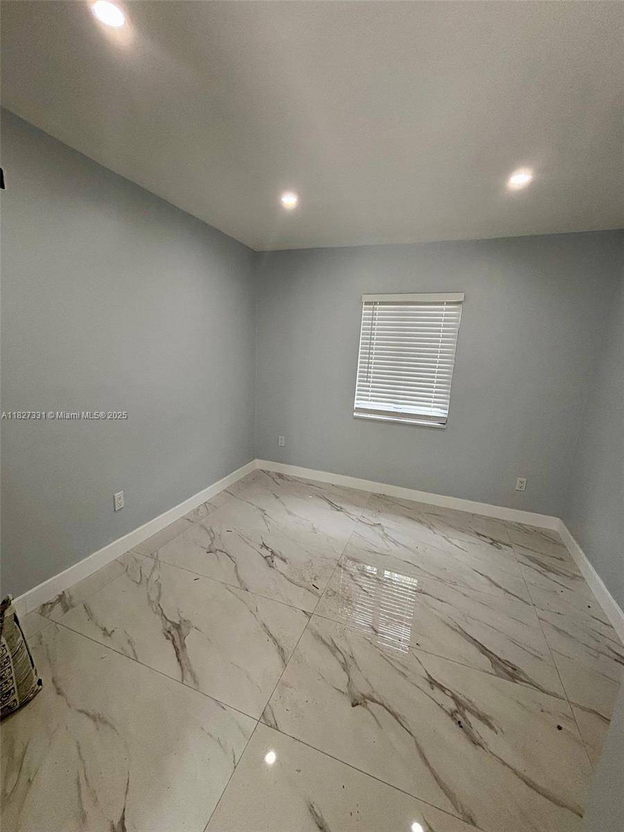 North Miami Beach, FL 33162,16440 NE 10th Ave #MAIN