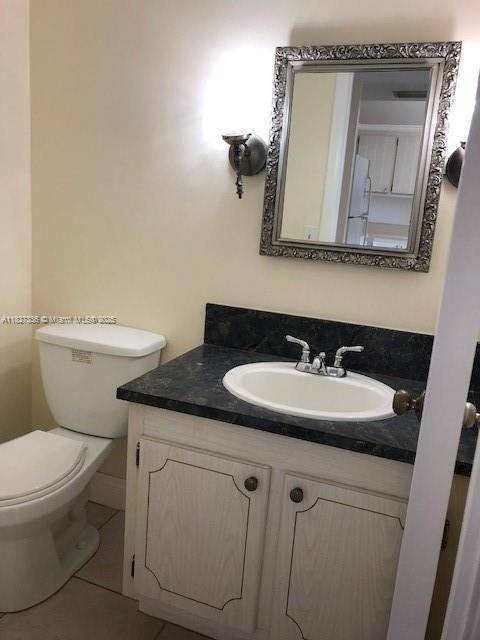 North Miami Beach, FL 33162,2025 NE 164th St #801
