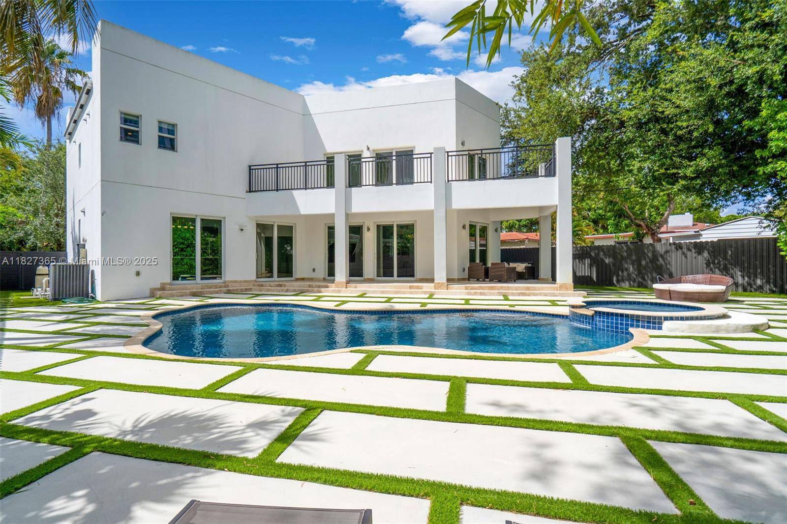 2510 SW 2nd Ave, Miami, FL 33129
