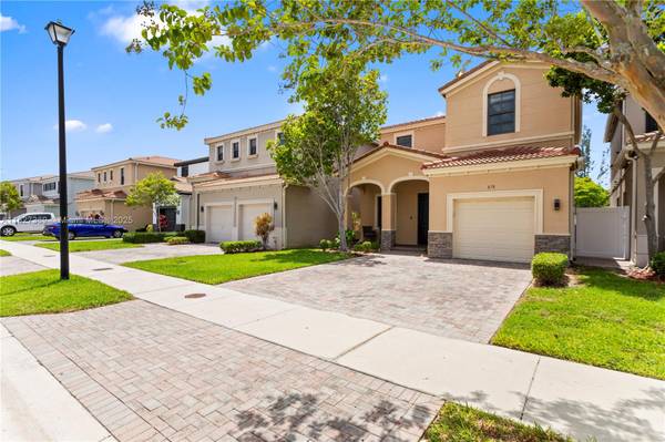 878 NE 191st St, Miami, FL 33179