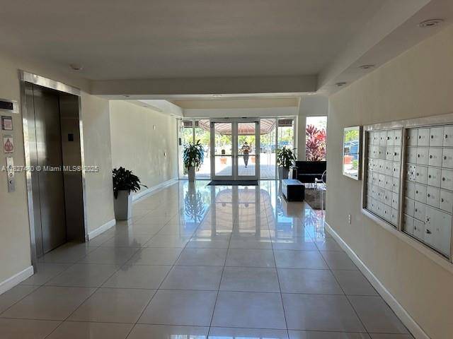 Weston, FL 33326,120 Lakeview Dr #109