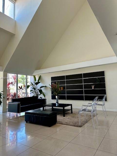 Weston, FL 33326,120 Lakeview Dr #109