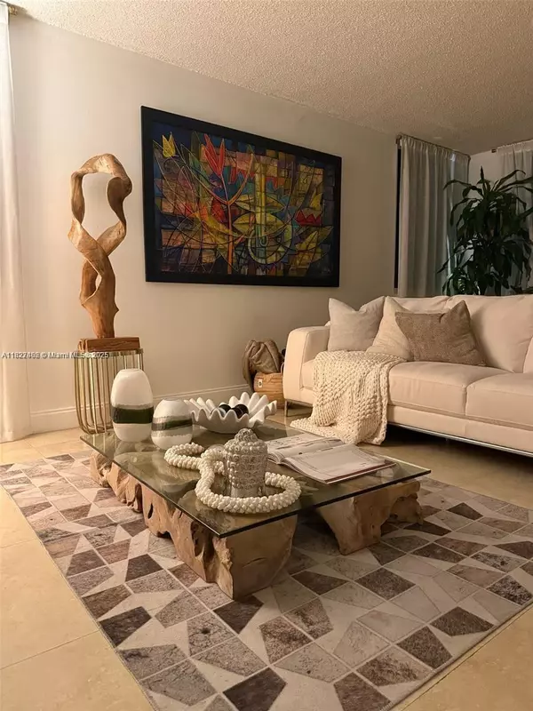 Miami, FL 33136,850 N Miami Ave #W-708