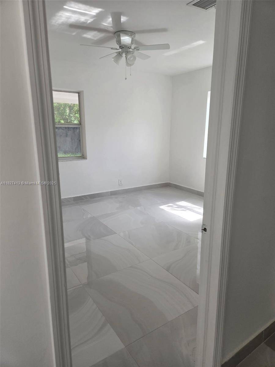 Fort Lauderdale, FL 33304,707 NE 15th St #1