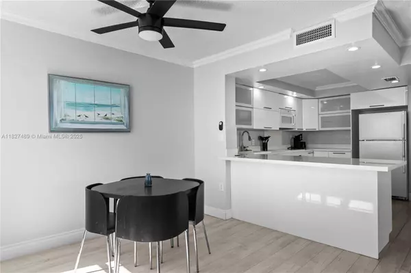 Bay Harbor Islands, FL 33154,9440 W Bay Harbor Dr #5A