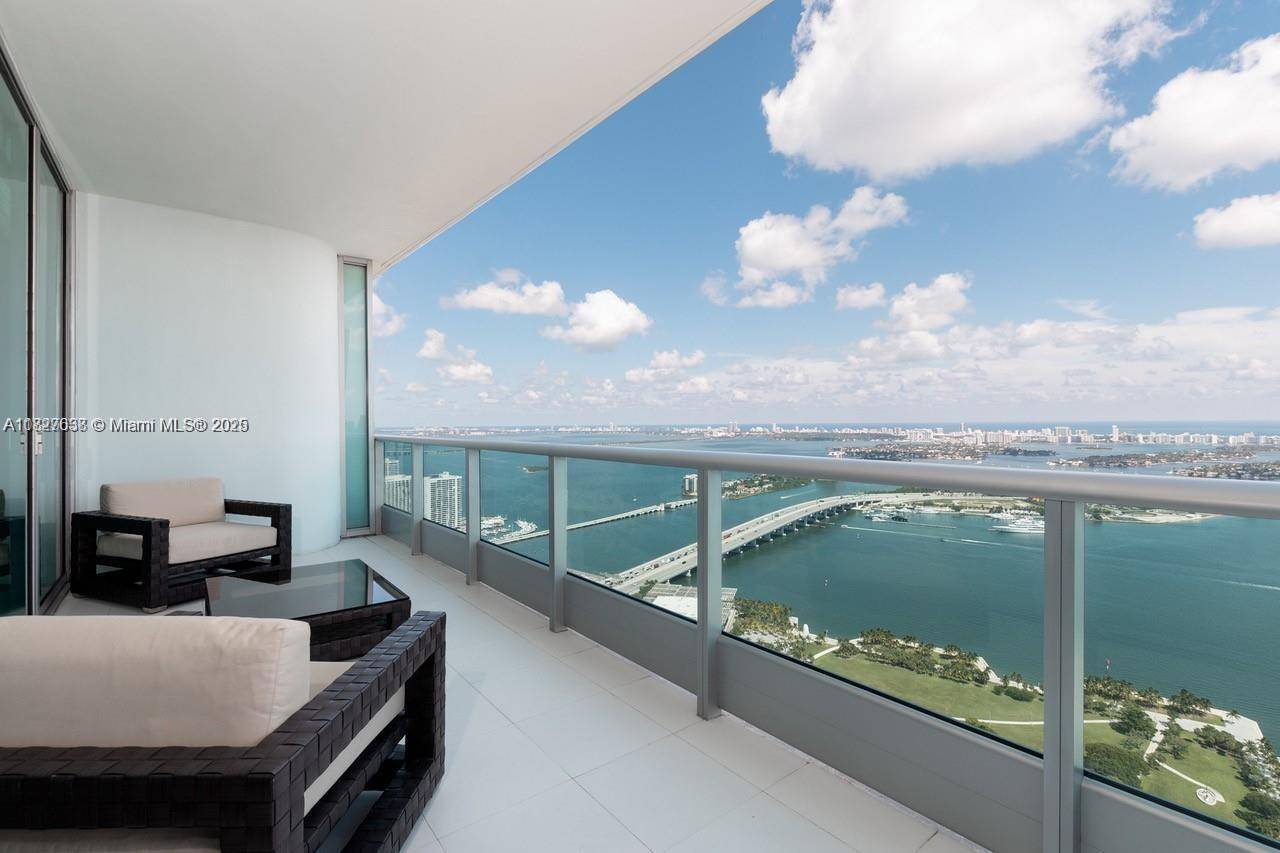 Miami, FL 33132,900 Biscayne Blvd #4803