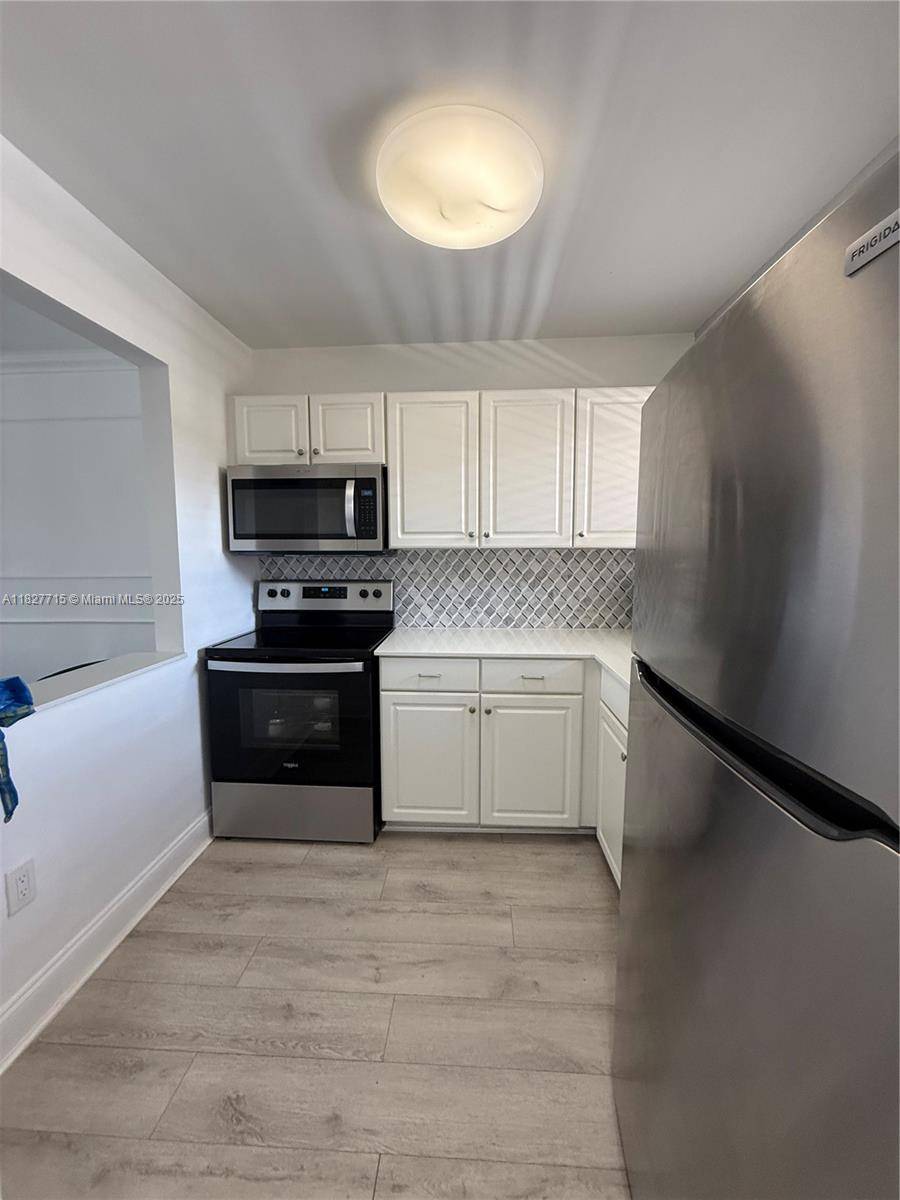 Sunrise, FL 33322,8880 Sunrise Lakes Blvd #307