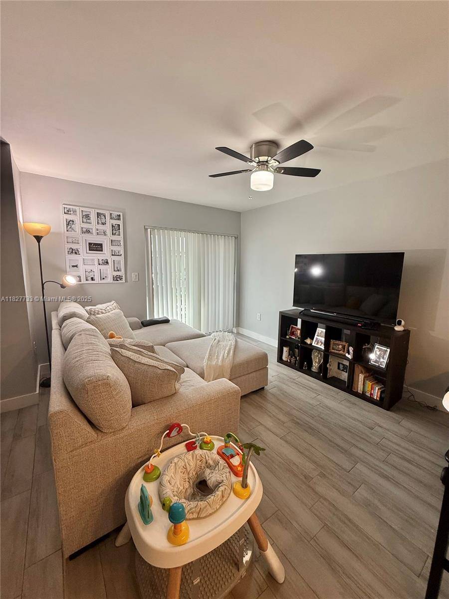 Hialeah, FL 33015,17425 NW 67th Pl #F-13