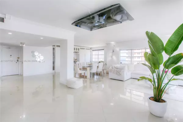 Hallandale Beach, FL 33009,1985 S Ocean Dr #12Q