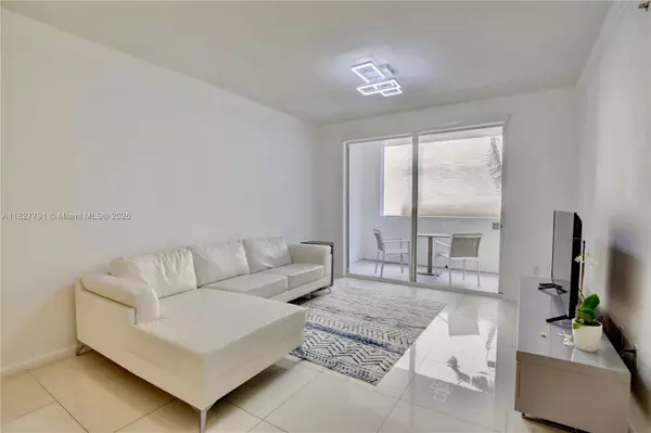 Sunny Isles Beach, FL 33160,17150 N Bay Rd #2320