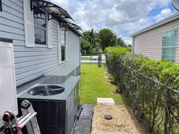 Miami, FL 33187,19800 SW 180th Ave unit 573