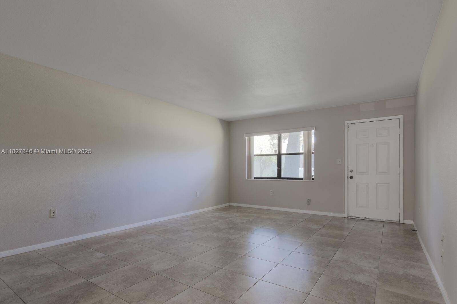 Cutler Bay, FL 33190,10370 SW 220th St #113