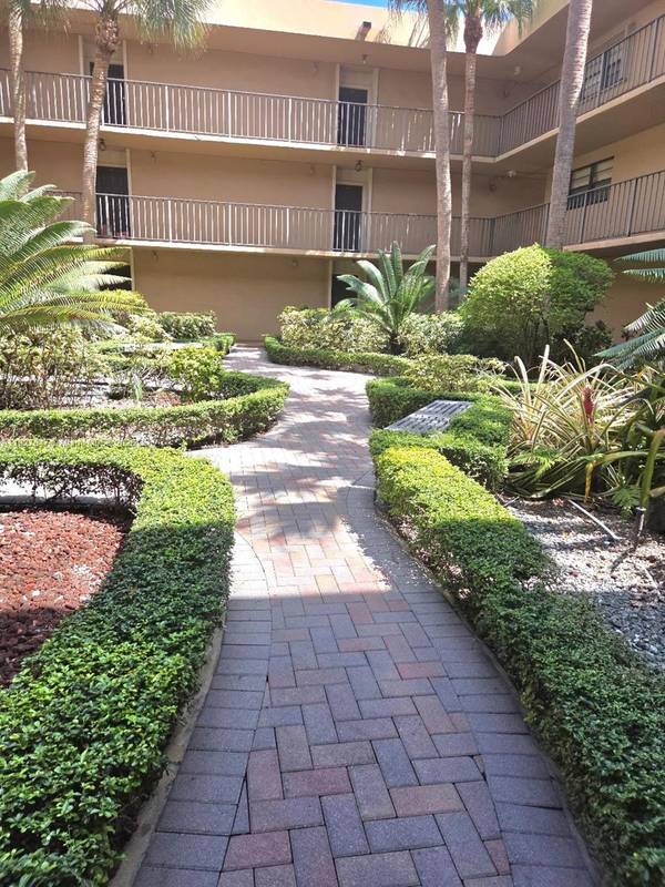 Miami, FL 33176,10425 SW 112th Ave #319-1