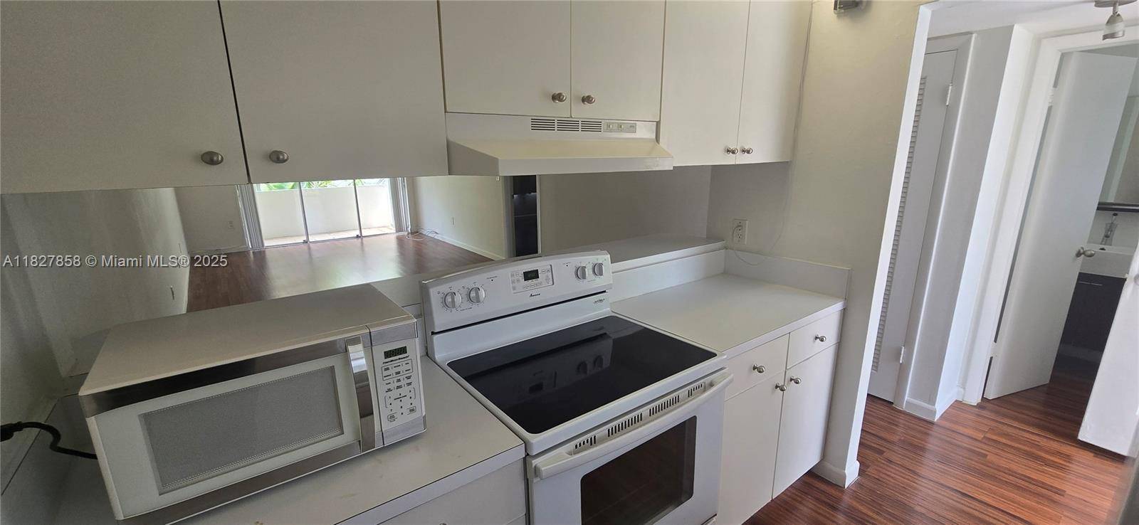 Coral Gables, FL 33146,1235 Mariposa Ave #8