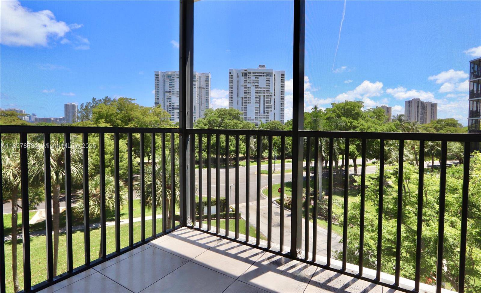 Aventura, FL 33180,3475 N COUNTRY CLUB DRIVE #501