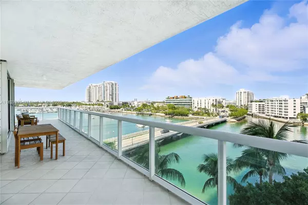 Miami Beach, FL 33139,10 Venetian Way #604