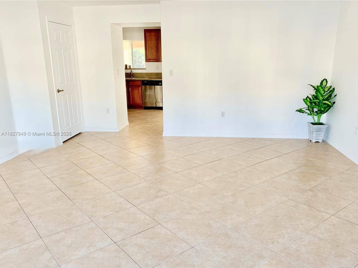 Tamarac, FL 33321,5907 Glasgow Way
