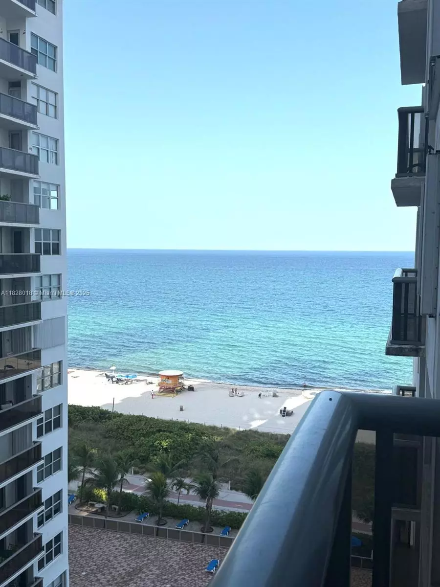 Miami Beach, FL 33140,6039 Collins Ave #1212