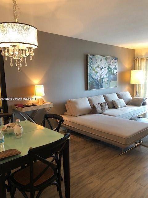 Sunny Isles Beach, FL 33160,400 Kings Point Dr #820