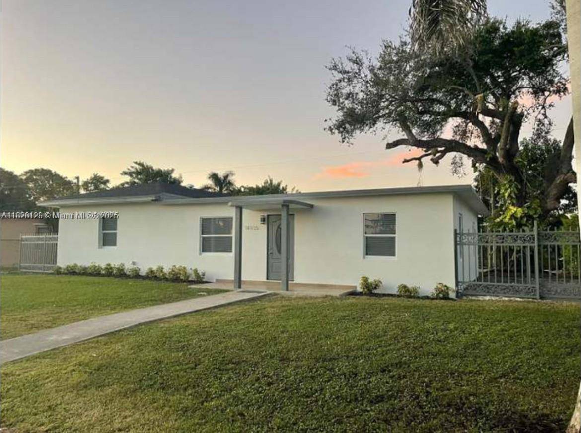 14855 Grant Ln, Homestead, FL 33033