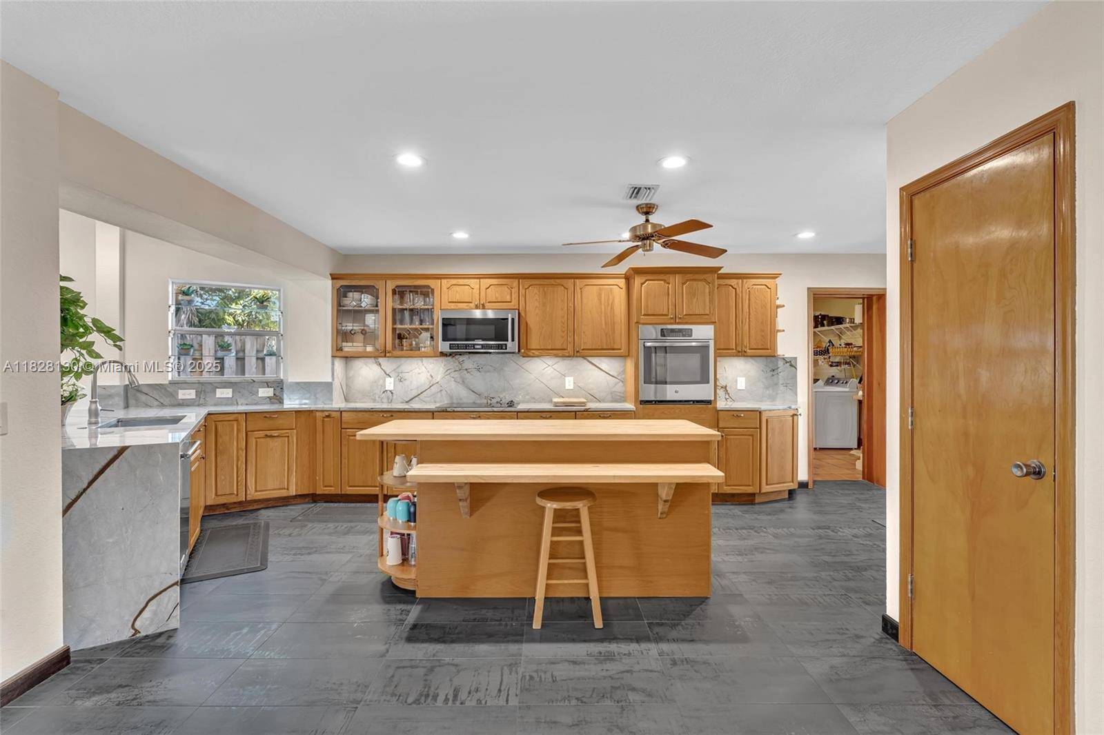 Wilton Manors, FL 33305,2108 NE 24th St