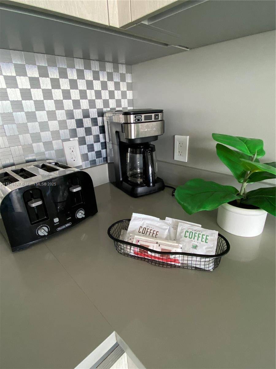 Hollywood, FL 33019,4010 S Ocean Dr #R2102