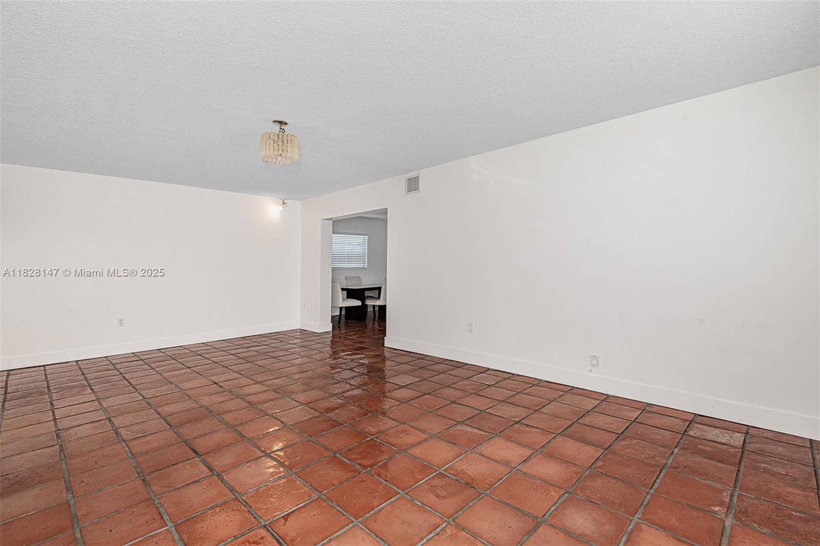 Coral Gables, FL 33146,309 S Bird Rd #309