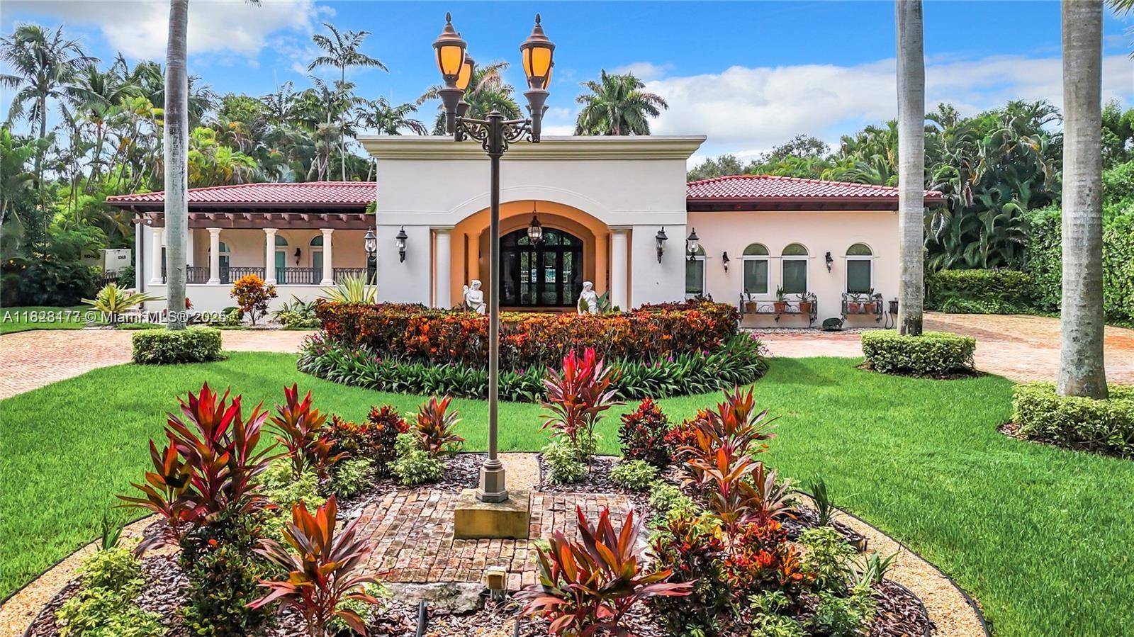 6710 SW 92nd St, Pinecrest, FL 33156