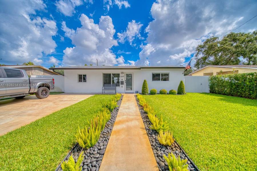 6641 Greene St, Hollywood, FL 33024