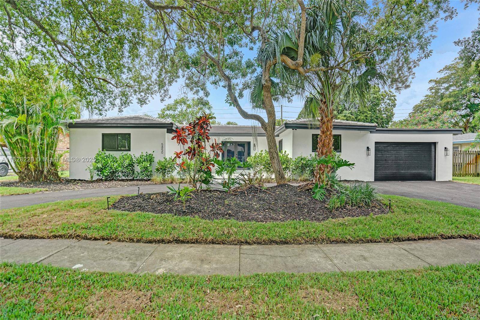 5850 Rose Ter, Plantation, FL 33317