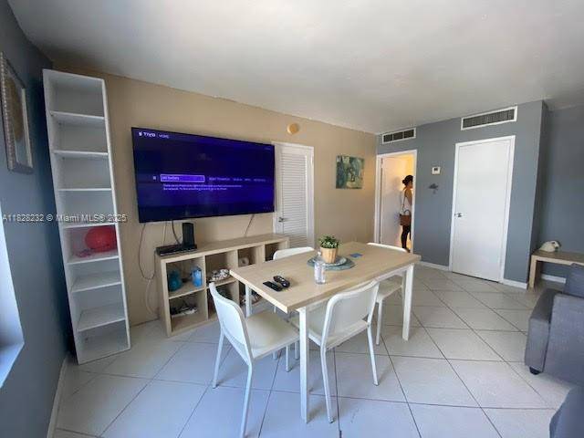 Miami Beach, FL 33140,2899 Collins Ave #1002