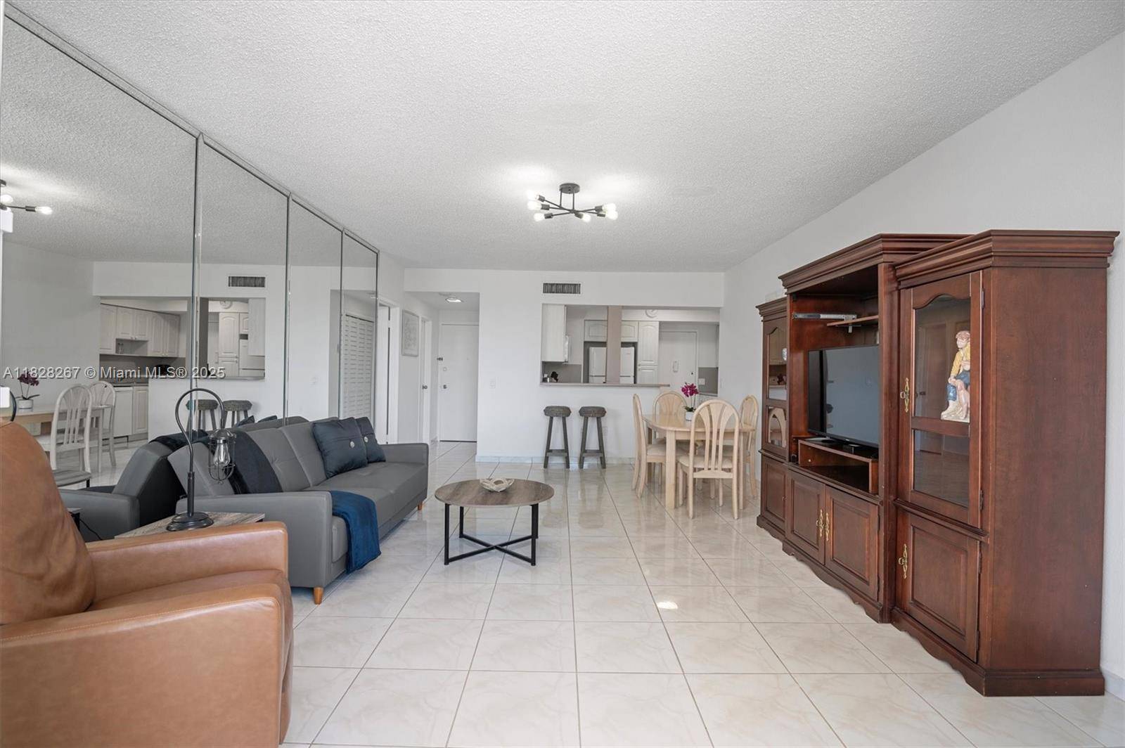 Hollywood, FL 33019,3505 S Ocean Dr #315