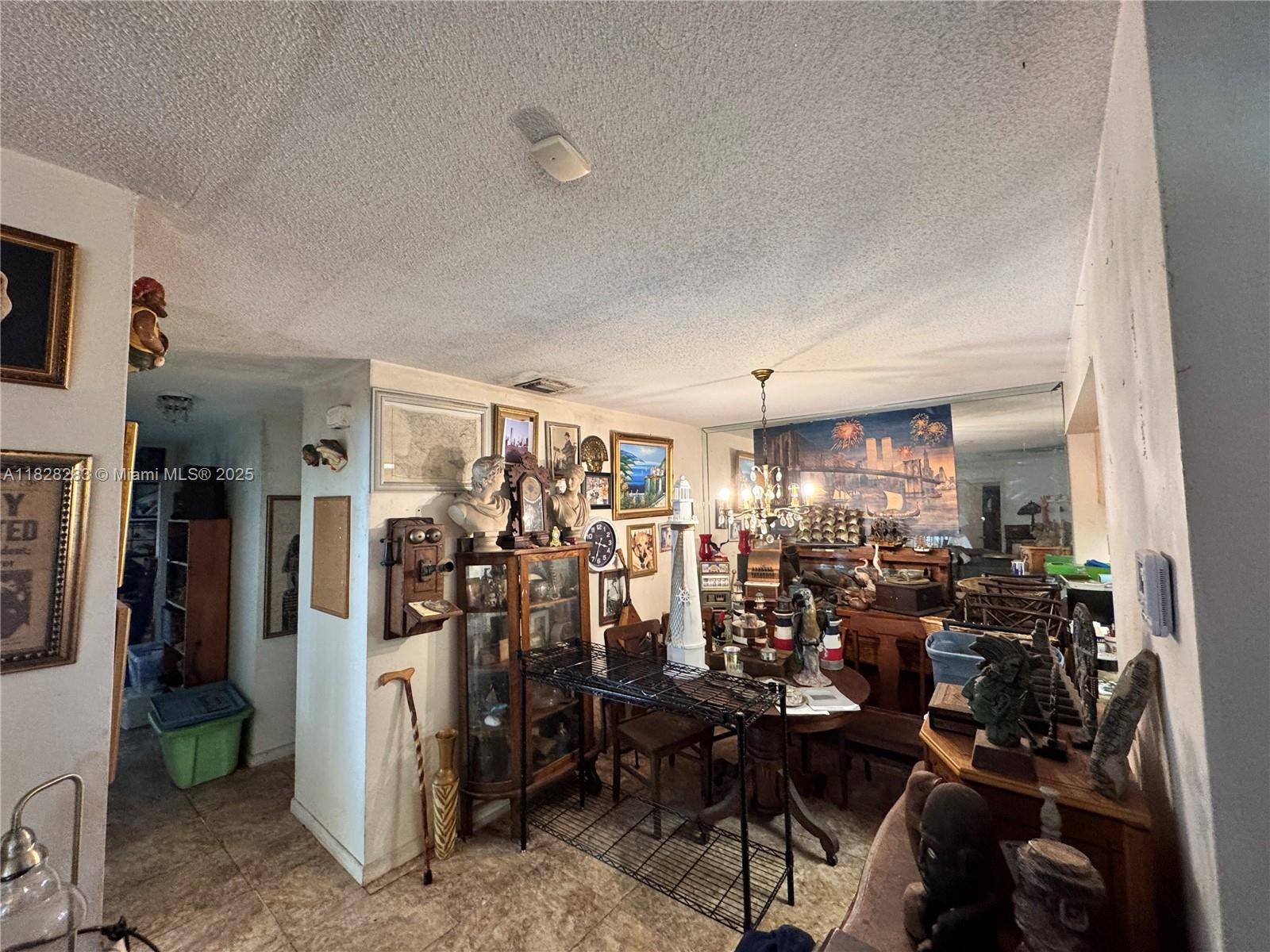 Oakland Park, FL 33309,1930 NW 33rd St