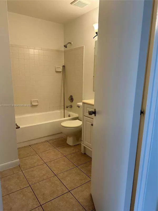 Coral Springs, FL 33071,Address not disclosed