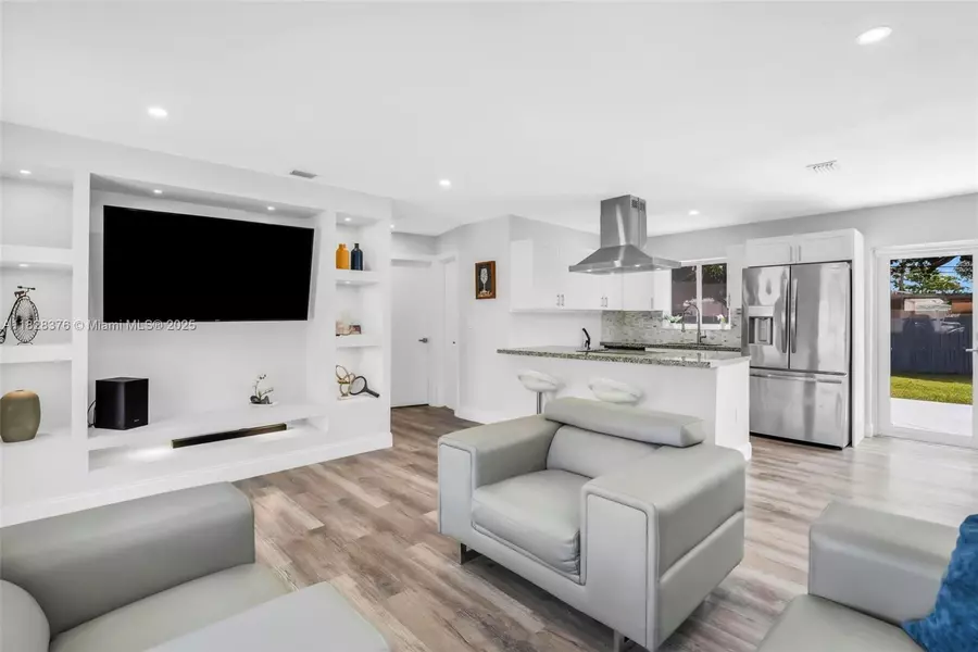 330 N 70th Ave, Hollywood, FL 33024
