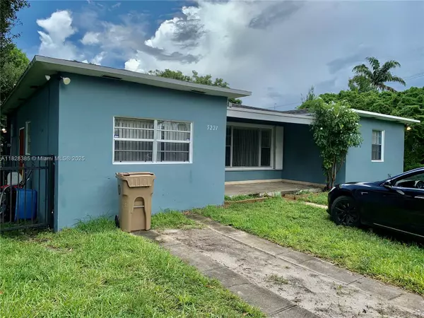 Davie, FL 33314,5221 Orange Dr