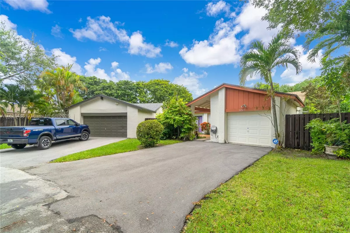 Miami, FL 33186,11765 SW 135th Ct