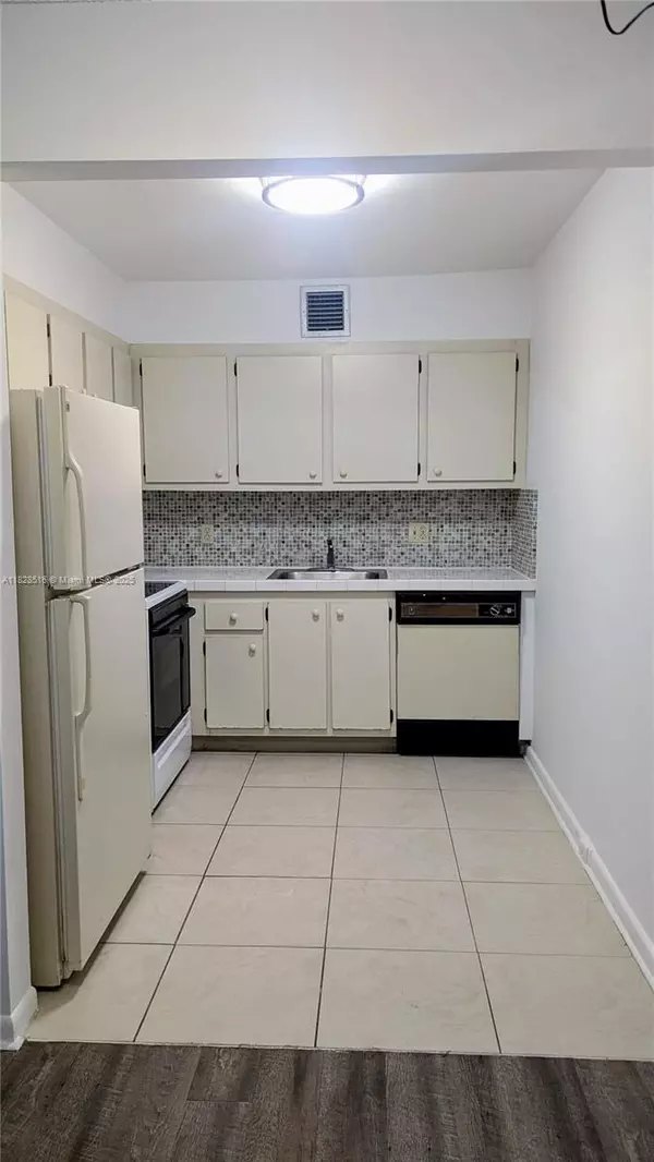 Pembroke Pines, FL 33027,13450 SW 3rd St #415D