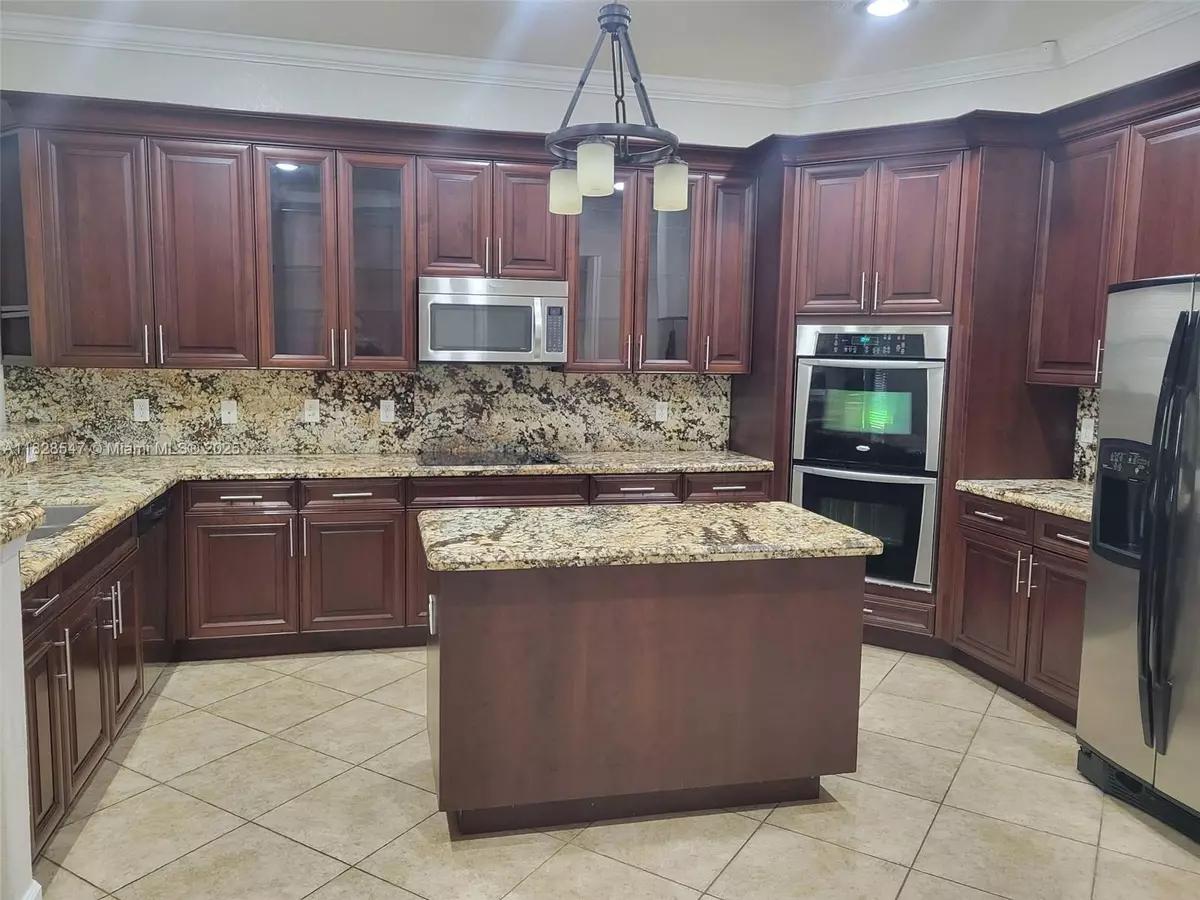 Miami, FL 33177,13196 SW 190th St #-