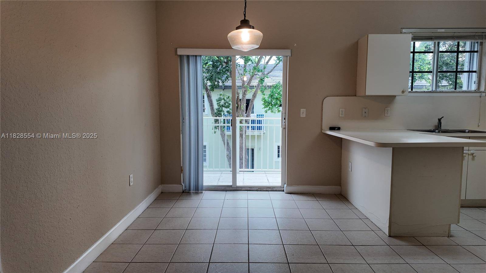 Homestead, FL 33033,374 NE 27th Ave #202
