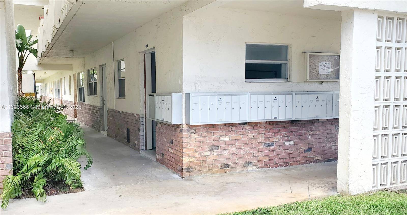 Davie, FL 33314,4163 SW 67th Ave #107C