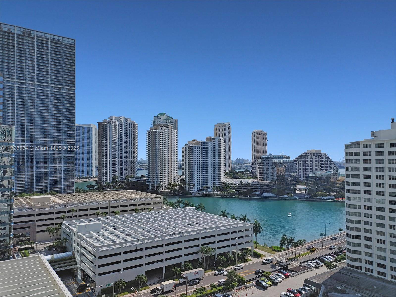 Miami, FL 33131,950 Brickell Bay Dr #1608