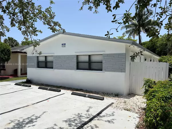 Hollywood, FL 33020,2226 Cody St #2