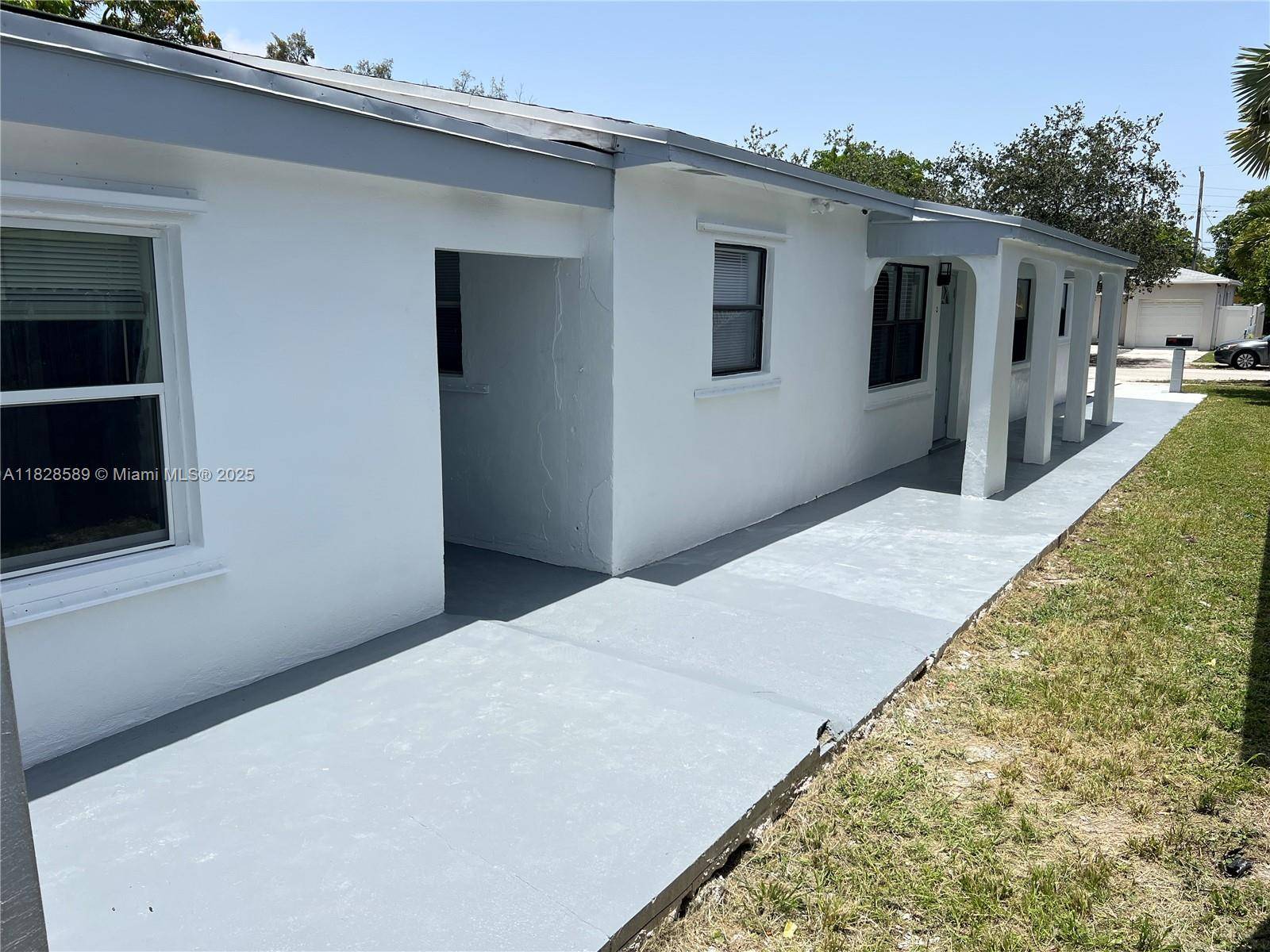 Hollywood, FL 33020,2226 Cody St #2